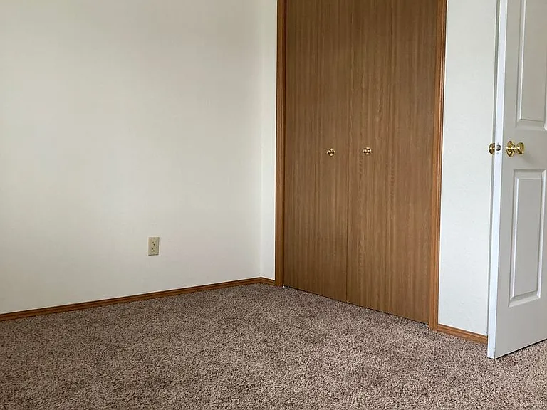 639-645 745 & W Scott 540 #761-44 — Photo 7
