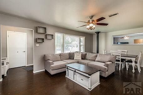 3rd image of 1000 Alexander Cir