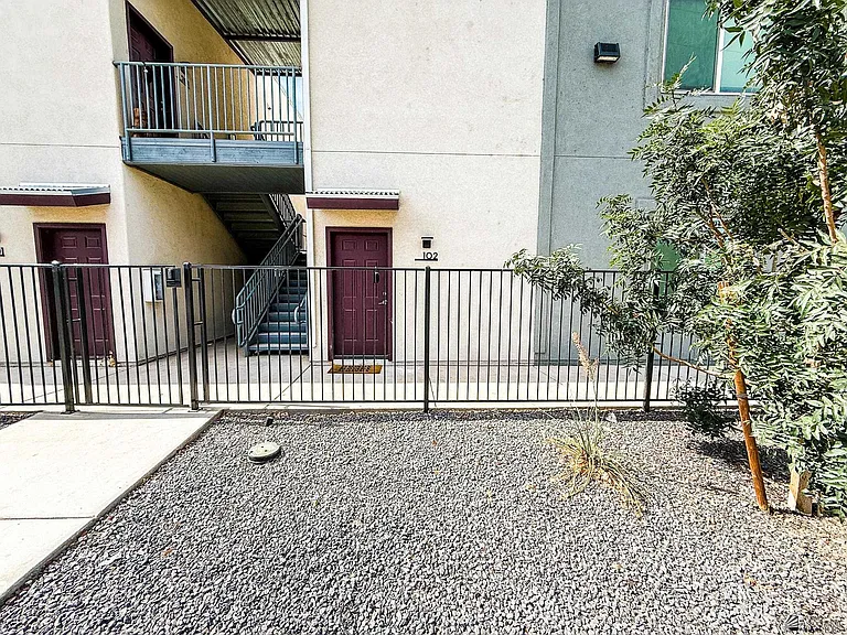 195 N 17th Ave #2 — Photo 3