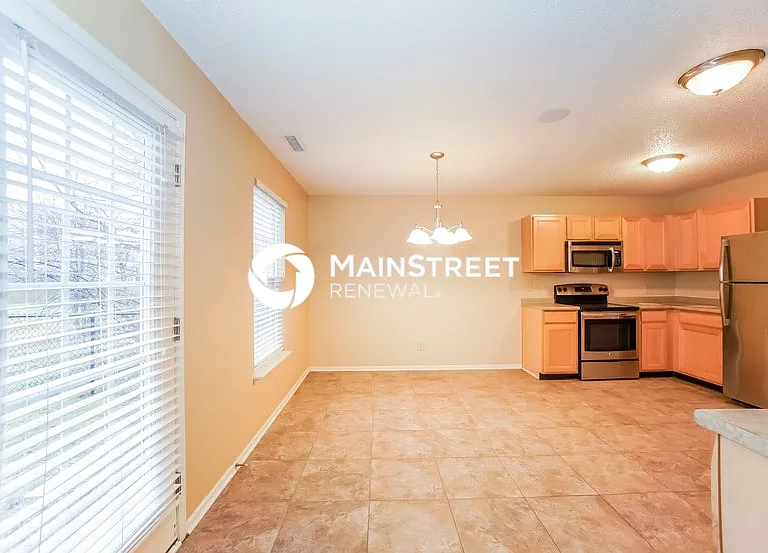 10806 Woods Dr — Photo 7