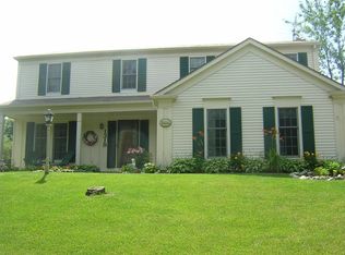 1319 W Fairview Ln, Rochester Hills, MI 48306