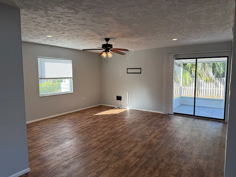 144 Christie Ave — Photo 7
