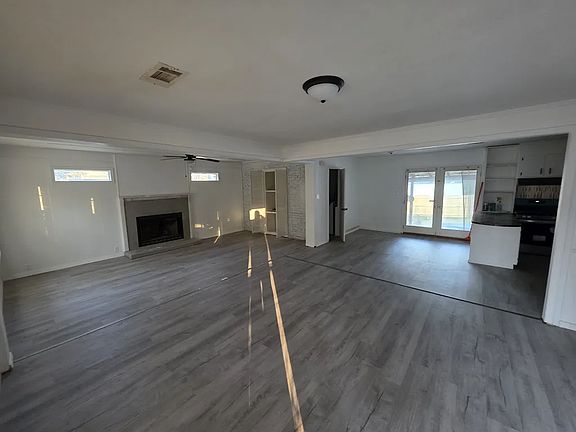 4th image of 3709 38th Avenue Way