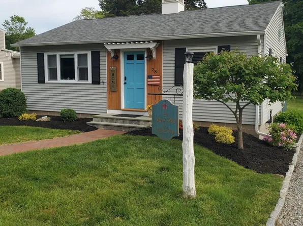 28 Church Street, Old Saybrook, CT 06475