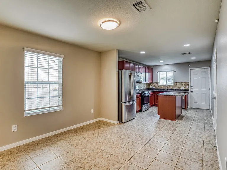 6450 Dayridge Ln — Photo 5