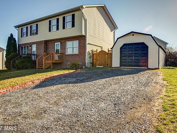 2nd image of 100 Lakeridge Dr