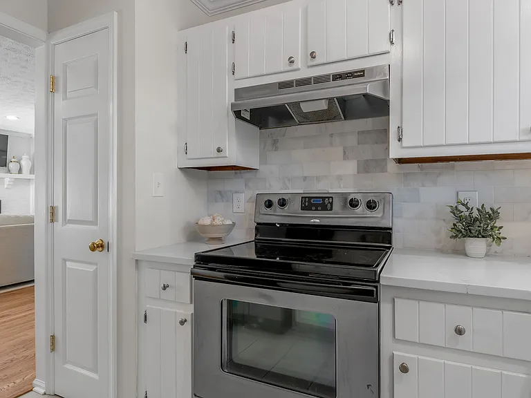 1132 Dunbarton Ln — Photo 26