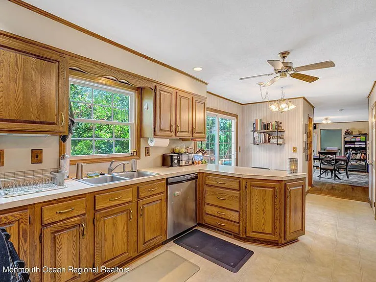98 Oak Ridge Pkwy — Photo 8
