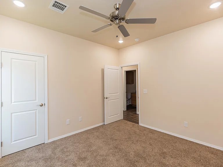 7602 Beck Dr — Photo 13