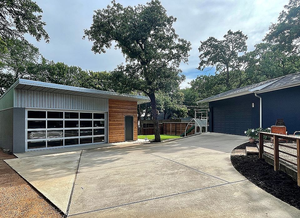 2nd image of 1609 Donna Ln