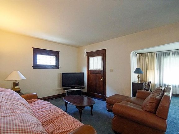 5th image of 37 Grandview Ave