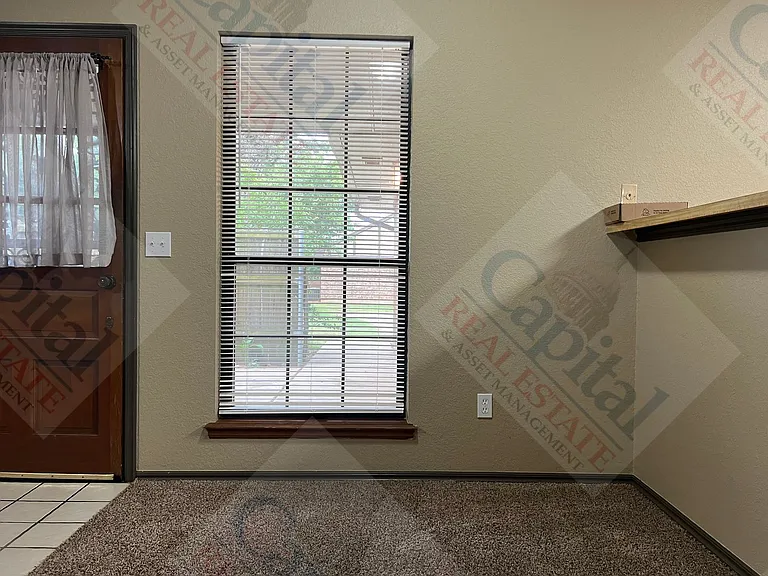 9225 Stonegate — Photo 3