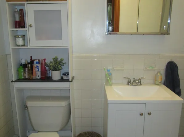 233 Charles St APT 12, Waltham, MA 02453