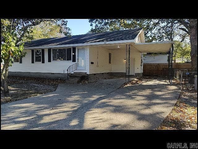 1st image of 204 Dobbs St