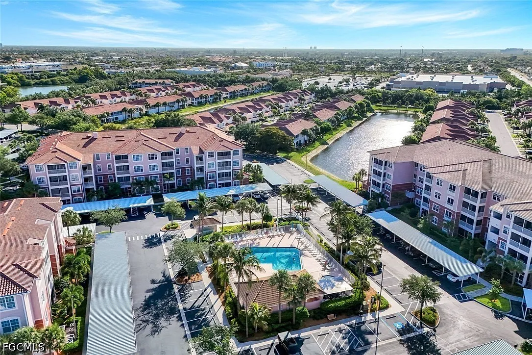 3 bed, 2.0 bath, 1301 sqft, $2,100 — Photo 4
