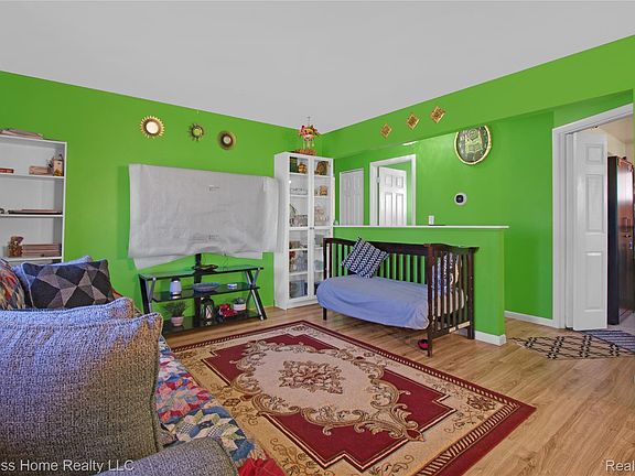 3rd image of 11808 McKinley Dr