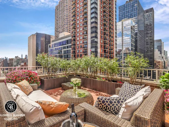 305 East 40th Street image 1 of 12