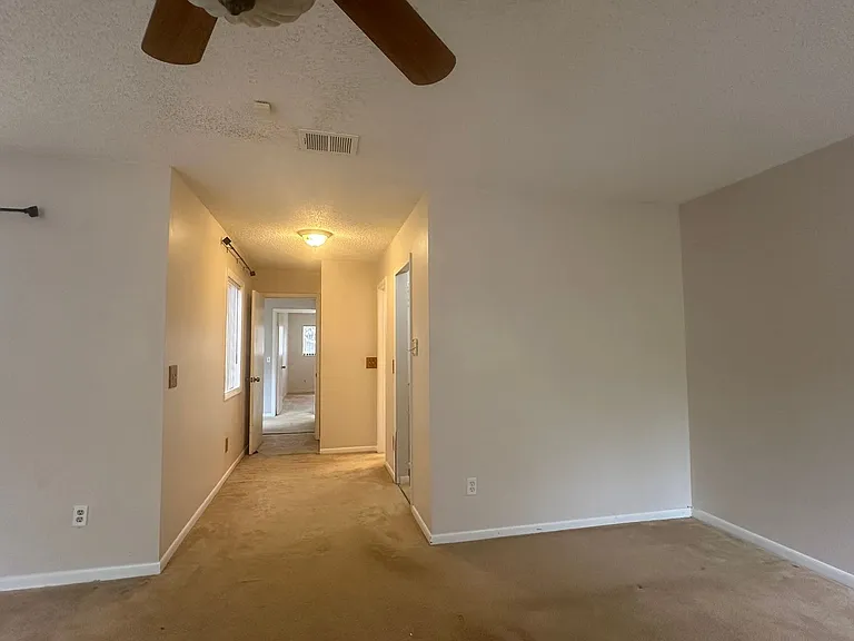 1532 N Carolwood Blvd — Photo 46