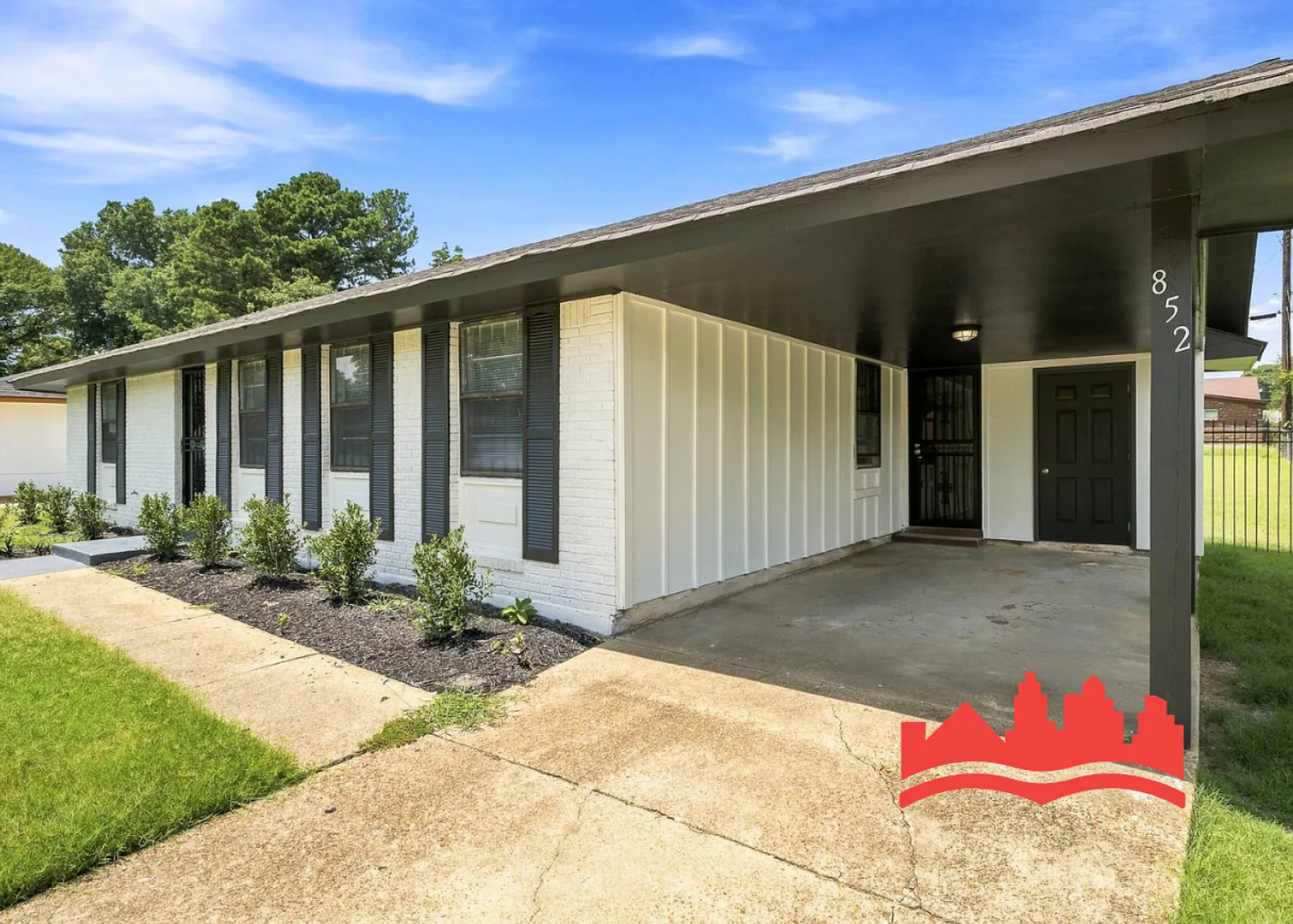 Welcome to 852 Parkrose Road! — Photo 4