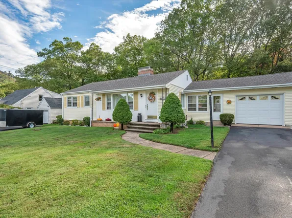 34 Castle Drive, Meriden, CT 06451