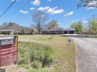 1266 Country Club Rd, Newnan, GA 30263