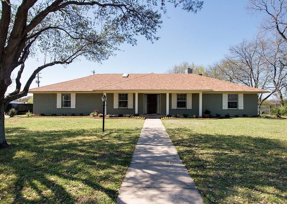 1st image of 3211 Darby Ln