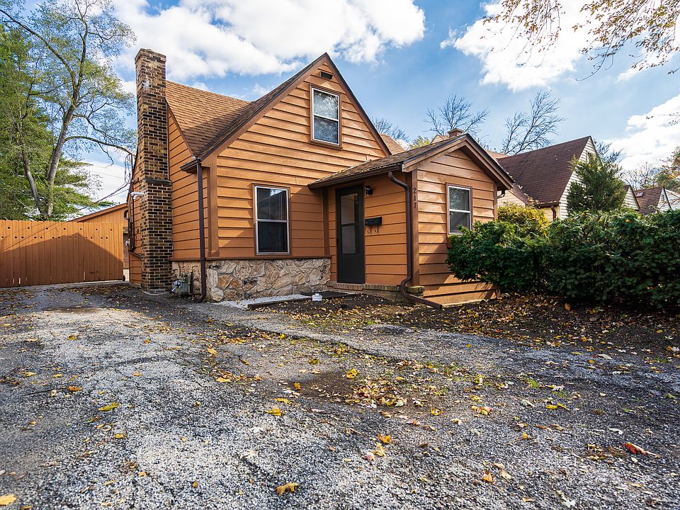 1st image of 217 Bellevue Dr