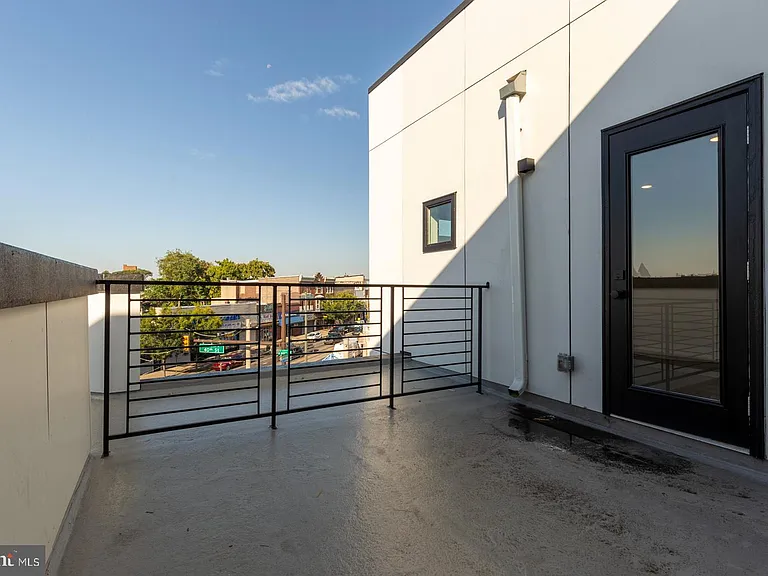 3965 Lancaster Ave #303 — Photo 20