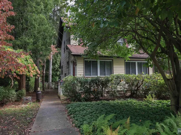 1261 Alicia Ave, Teaneck, NJ 07666