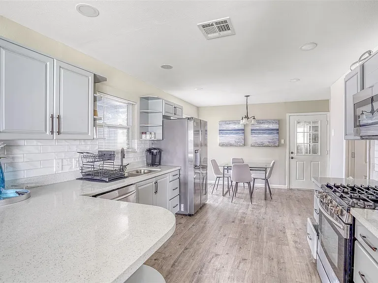 1715 Imperial Crown Dr — Photo 2