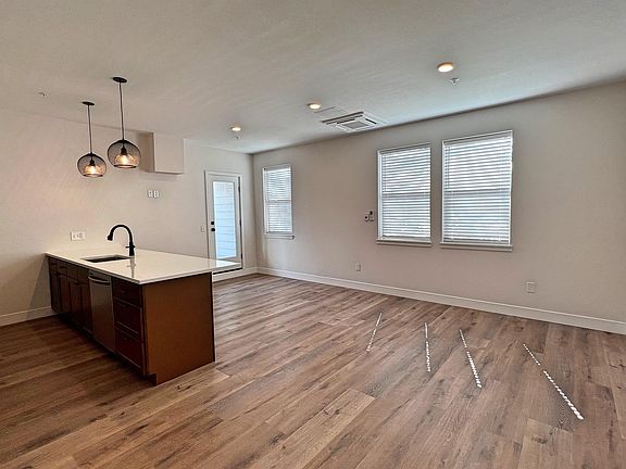 2nd image of 3327 N Tejon St #11030885
