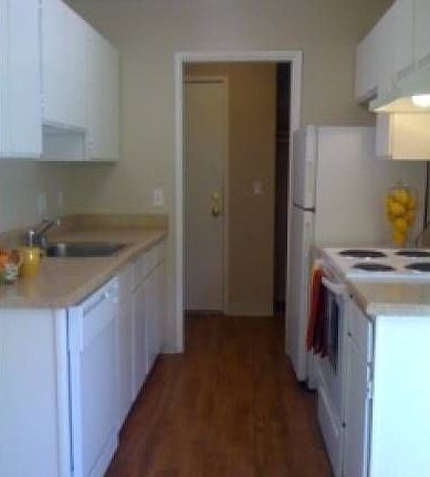 Pocket door-passthrough