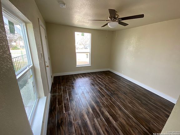 4th image of 826 SCHLEY AVE