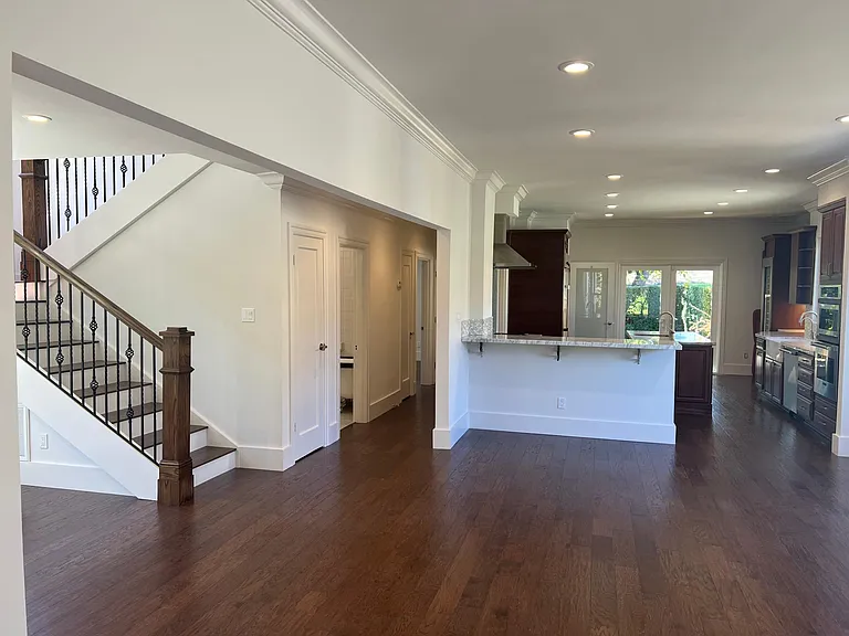 2108 Hillside Dr — Photo 9