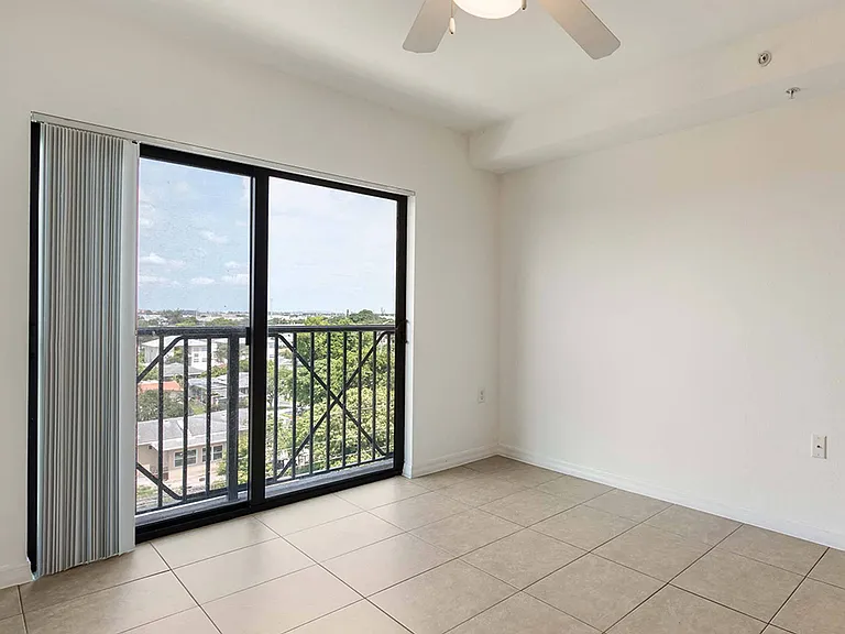 5185 NW 29th Ave — Photo 5