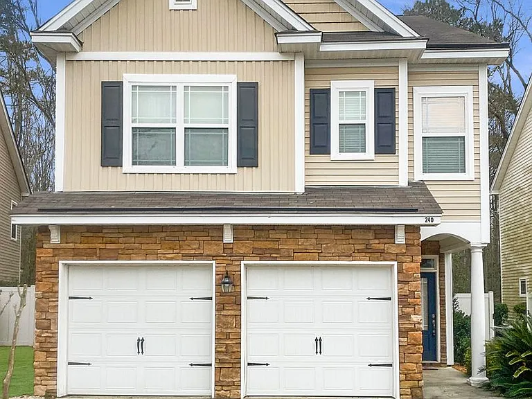 240 Summer Hill Way — Photo 1