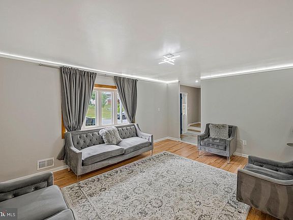 4th image of 7515 Lenham Dr