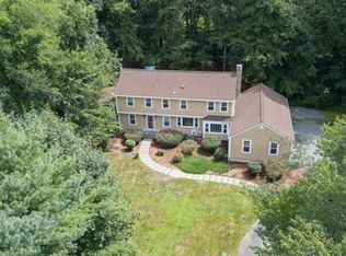 121 Raleigh Tavern Ln, North Andover, MA 01845