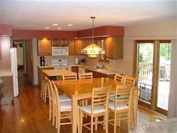 3rd image of 1043 Cedarwood Ln