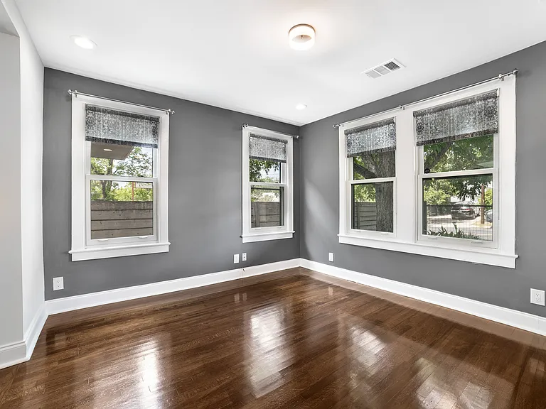 903 W Mary St — Photo 22