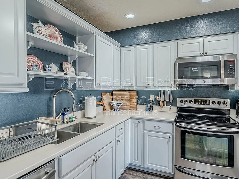 1022 W Apollo Ave — Photo 28