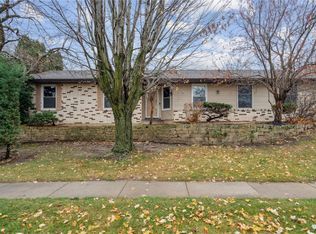 1626 Homewood Ln NE, Cedar Rapids, IA 52402