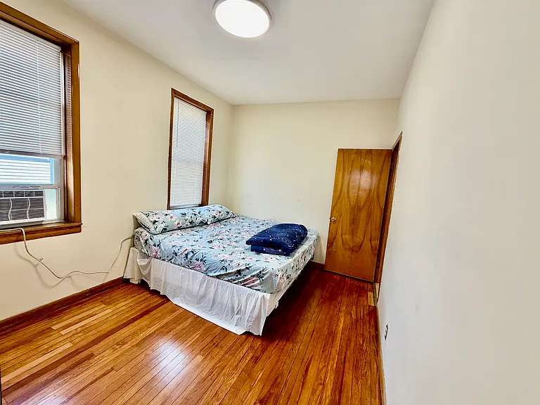 336 Avenue C — Photo 9