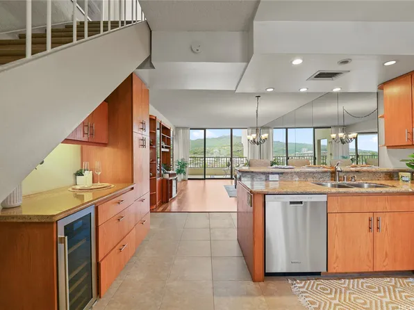 500 Lunalilo Home Rd Penthouse 26D, Honolulu, HI 96825