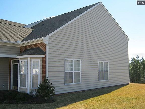 3rd image of 841 Parkland Pl