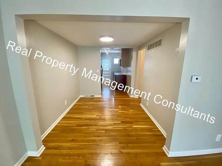 4209 Clark Ave #2 — Photo 4