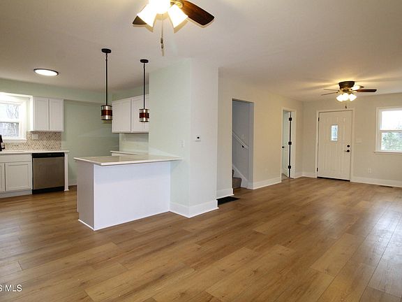 4th image of 9616 Old State Line Rd