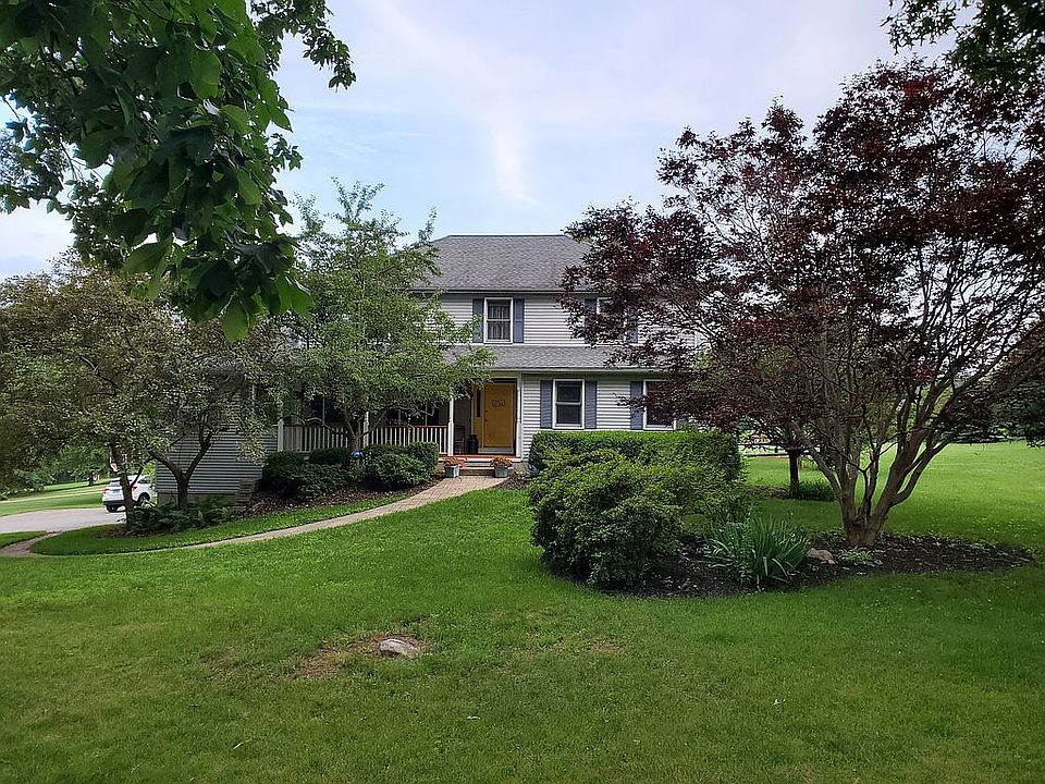 1st image of 4 Harvest Ln