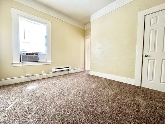 3rd image of 631 W 5th St #35e9dc8e0