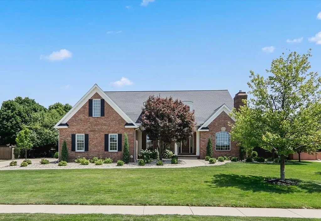 2105 Crimson Ln photo 1
